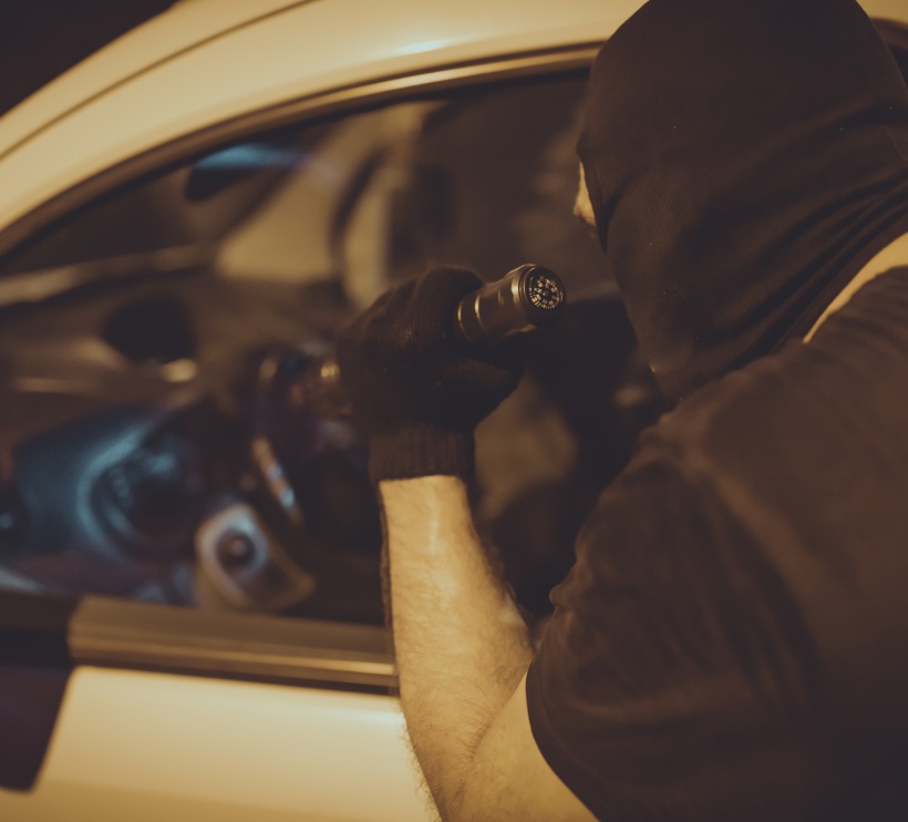 Włamywacz samochodowy Kradzież pojazdu