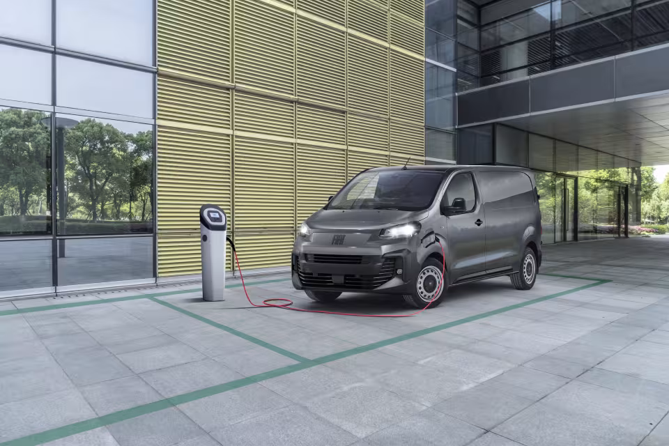Fiat Professional - E-Scudo serie 3 Stock MY25